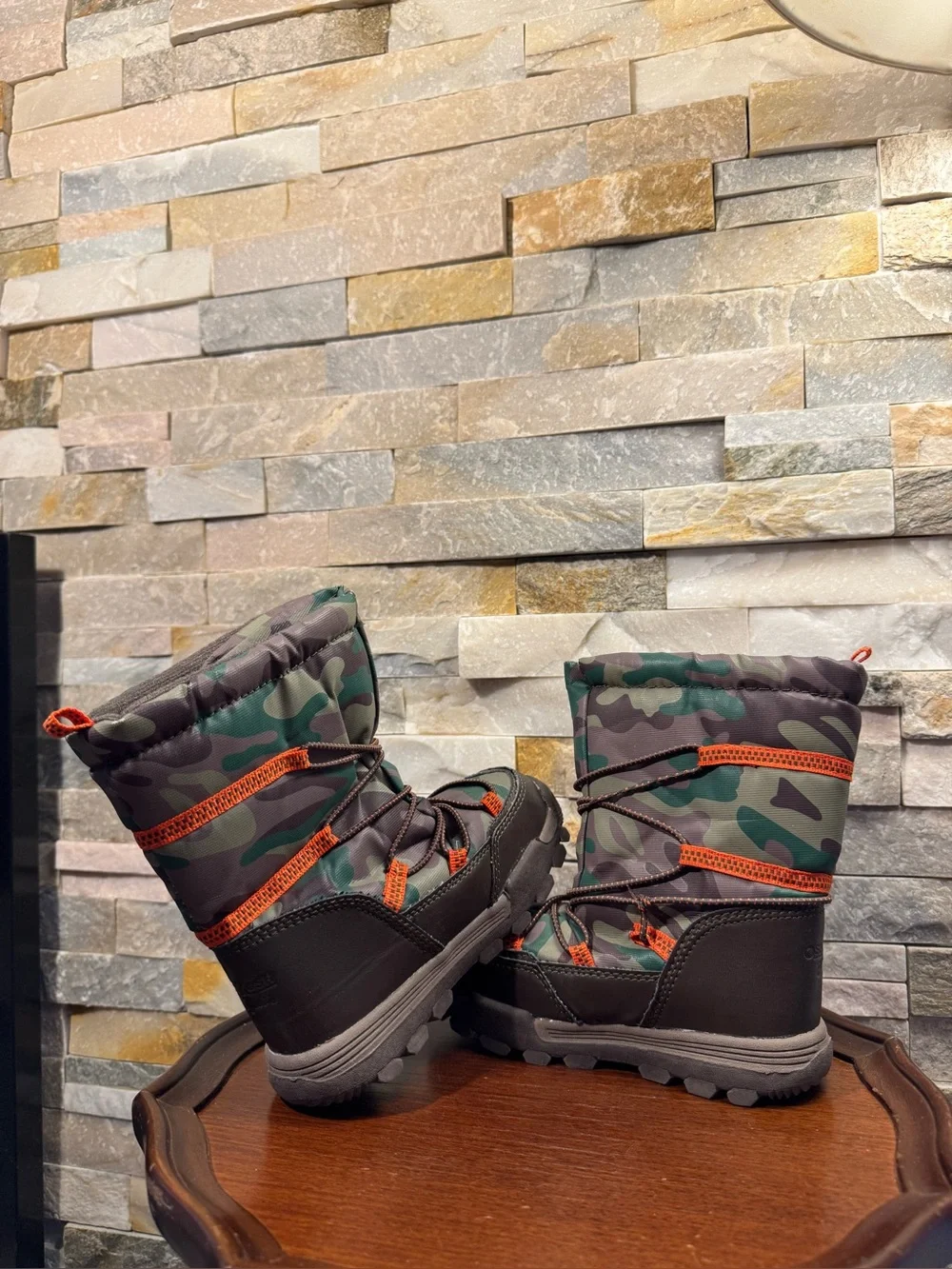 Kids Sz 10M OshKosh Camo Orange Snow Winter Hiking Outdoor Hunting Boots Shoes